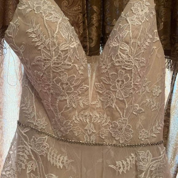 NWT Avery Austin Wedding Dress size 4 - Picture 2 of 3